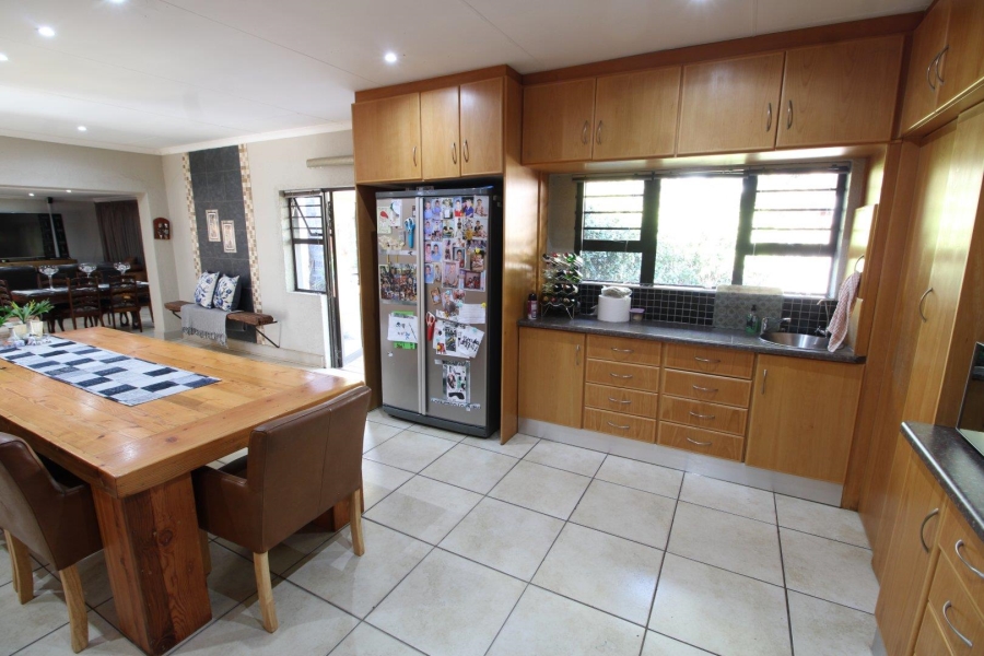 6 Bedroom Property for Sale in Doringkruin North West